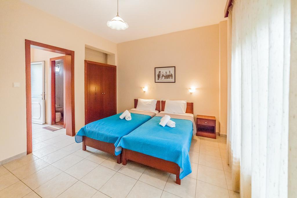 Sintrivanis Resort Beach Paralía Skotínis Esterno foto