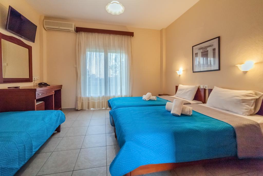 Sintrivanis Resort Beach Paralía Skotínis Esterno foto